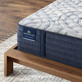Detail of Serta Perfect Sleeper Pro Hampton 12.5 Inch Extra Firm Mattress quilted hybrid corner.
