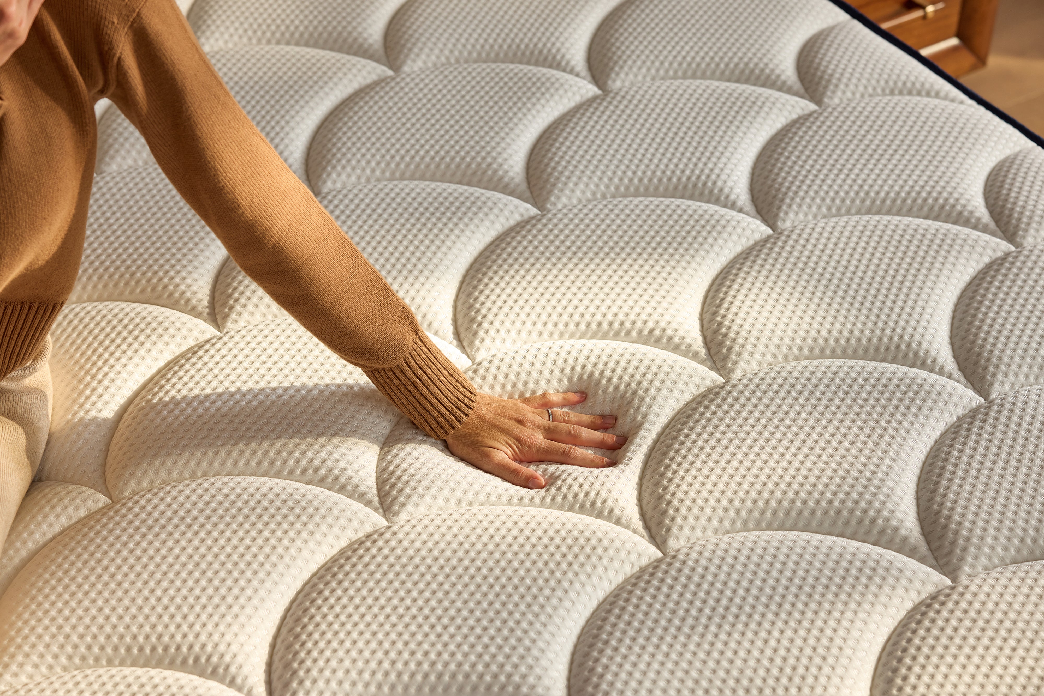 DreamCloud Classic 12 Inch Medium Firm Hybrid Mattress