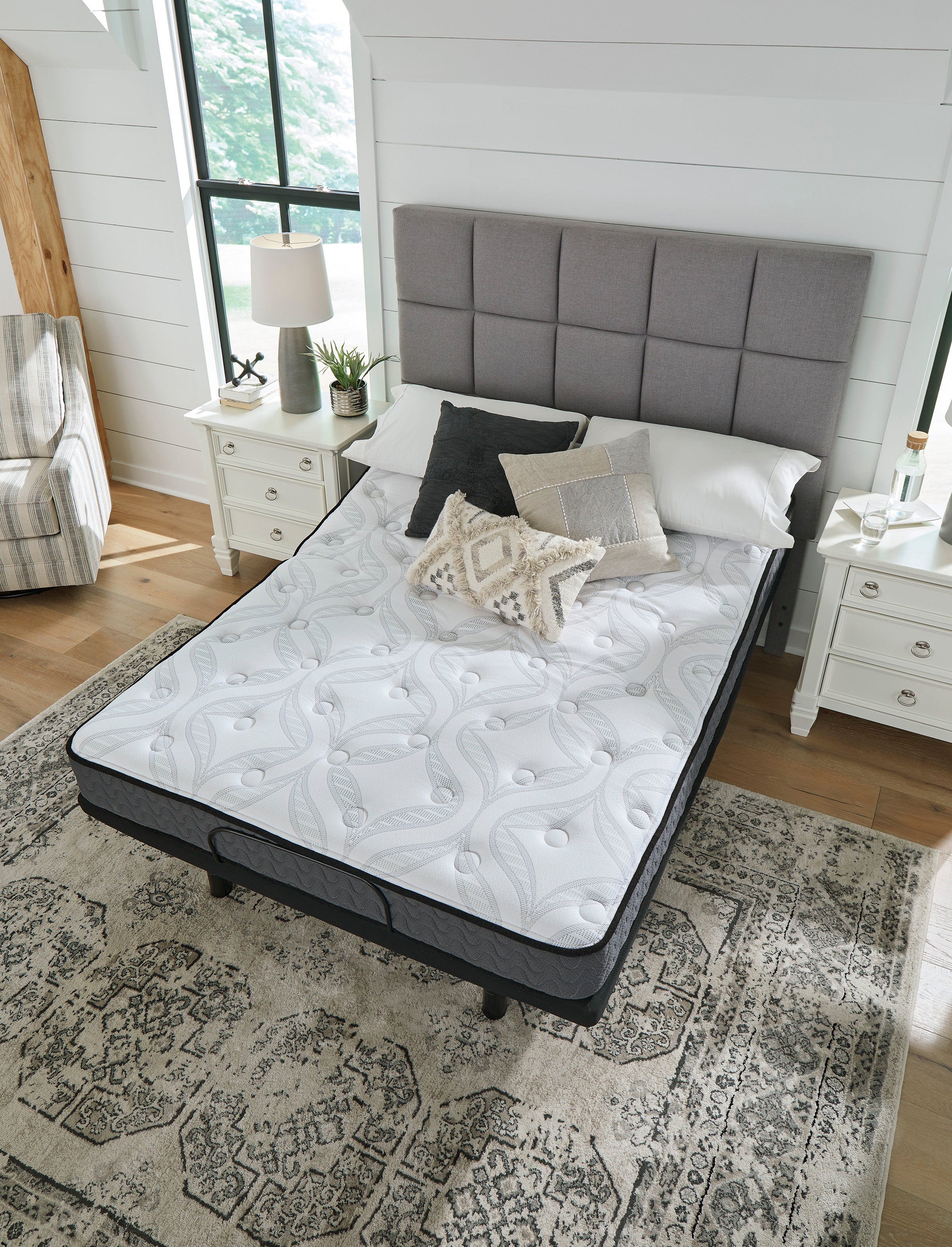 Bonnell Pocketed Hybrid Mattress by Ashley