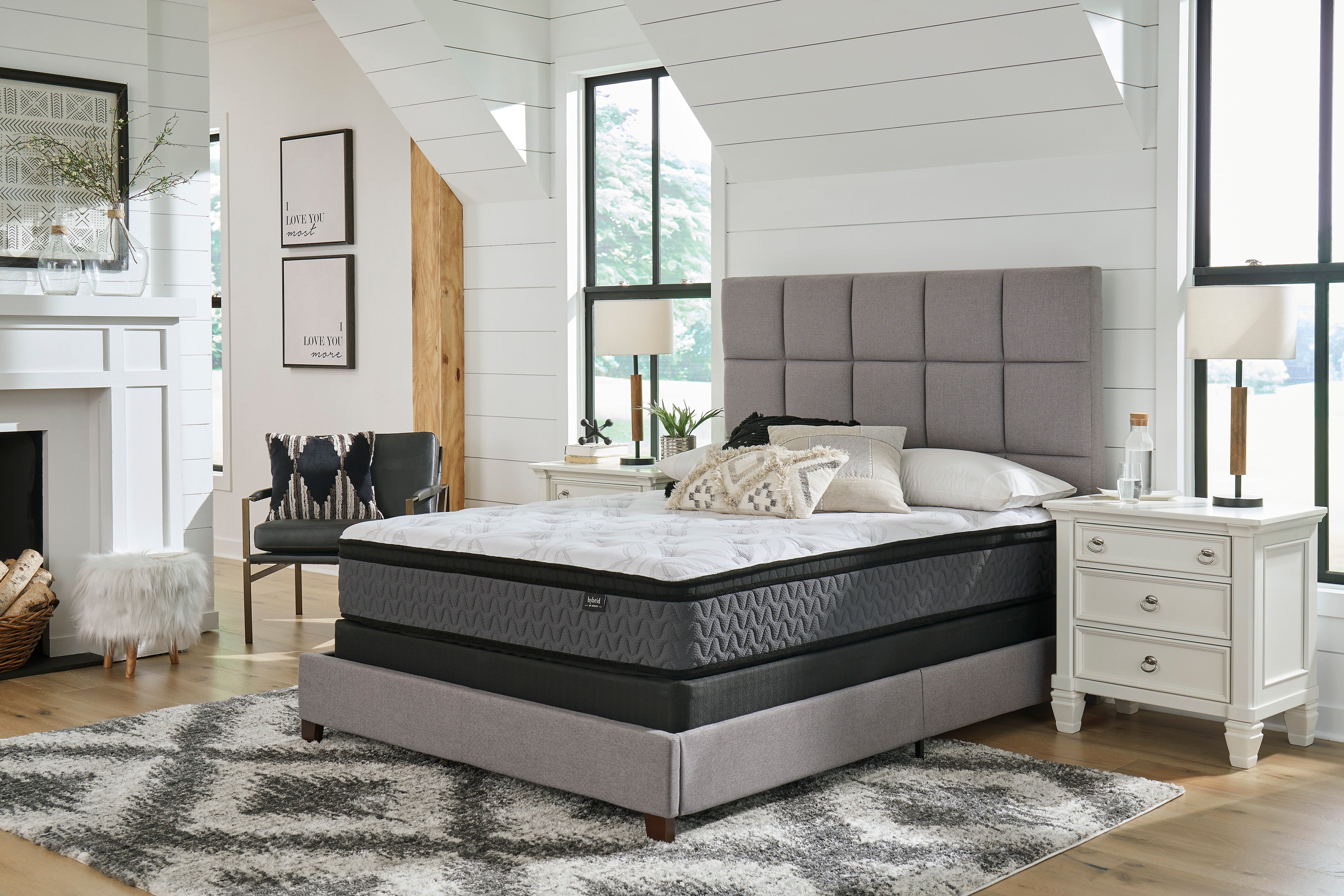 Bonnell Pocketed Hybrid Mattress by Ashley