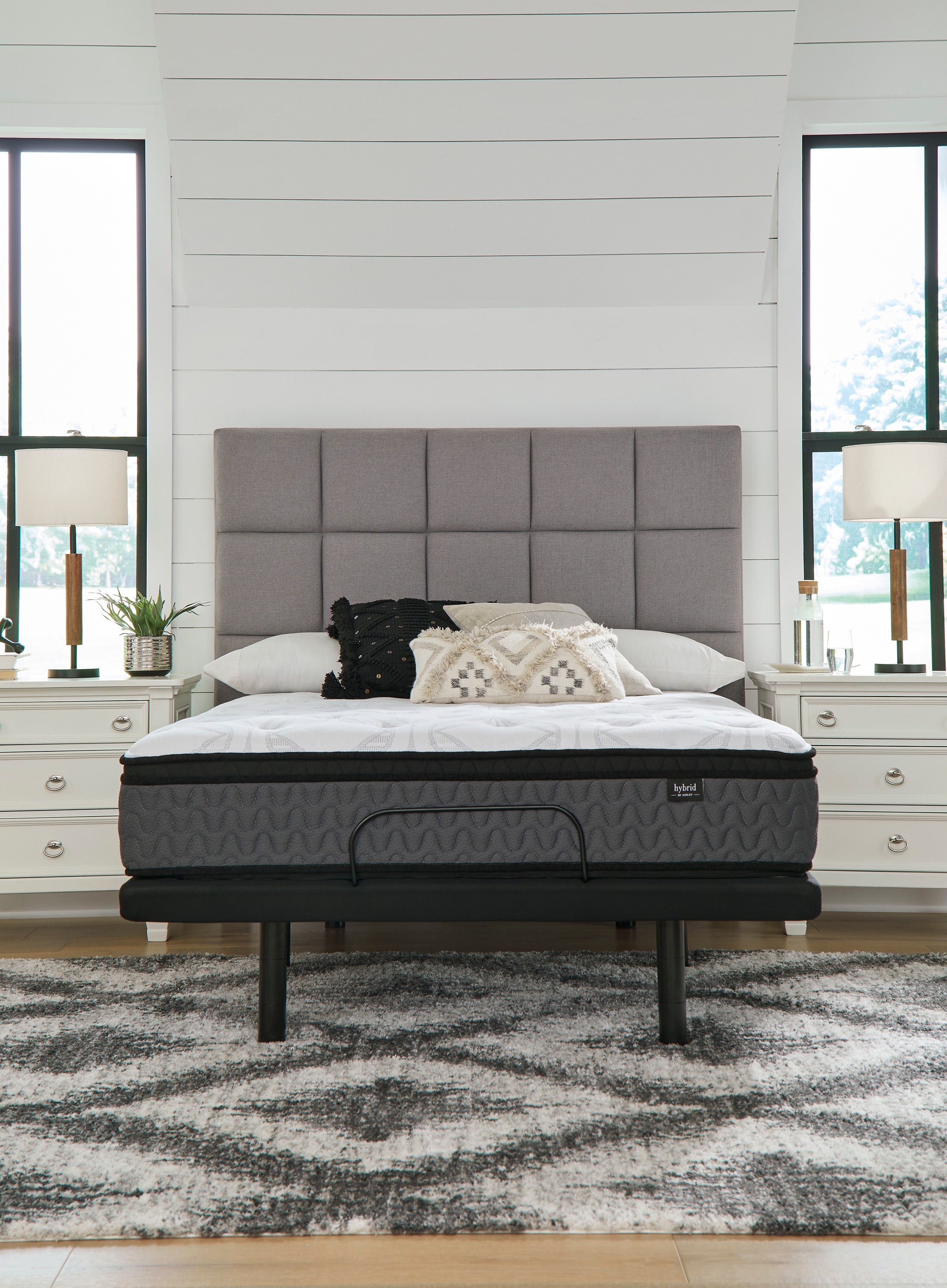 Bonnell Pocketed Hybrid Mattress by Ashley