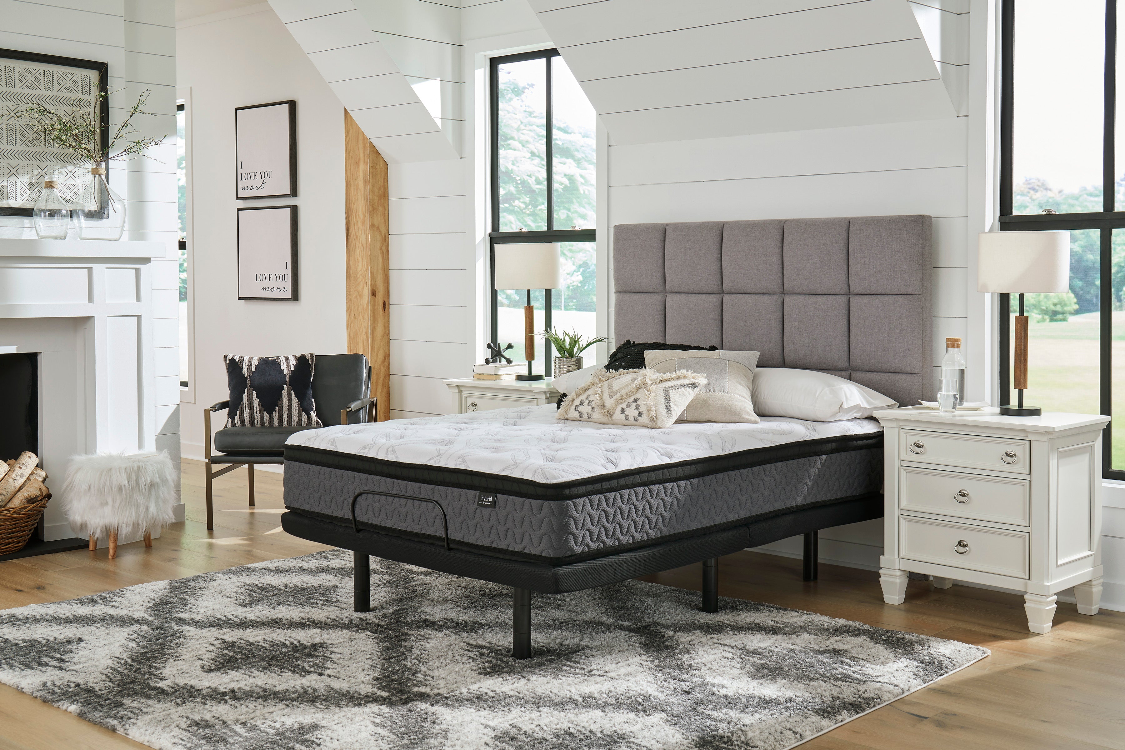 Bonnell Pocketed Hybrid Mattress by Ashley