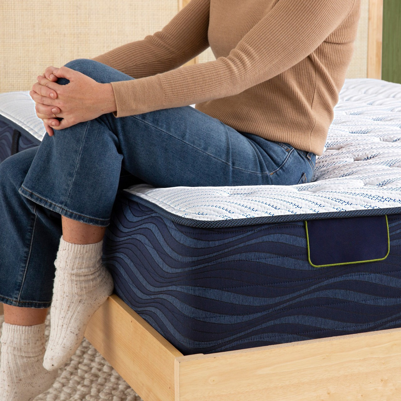 Closeout - ECO Quilted Hybrid Q10 Medium 12.5