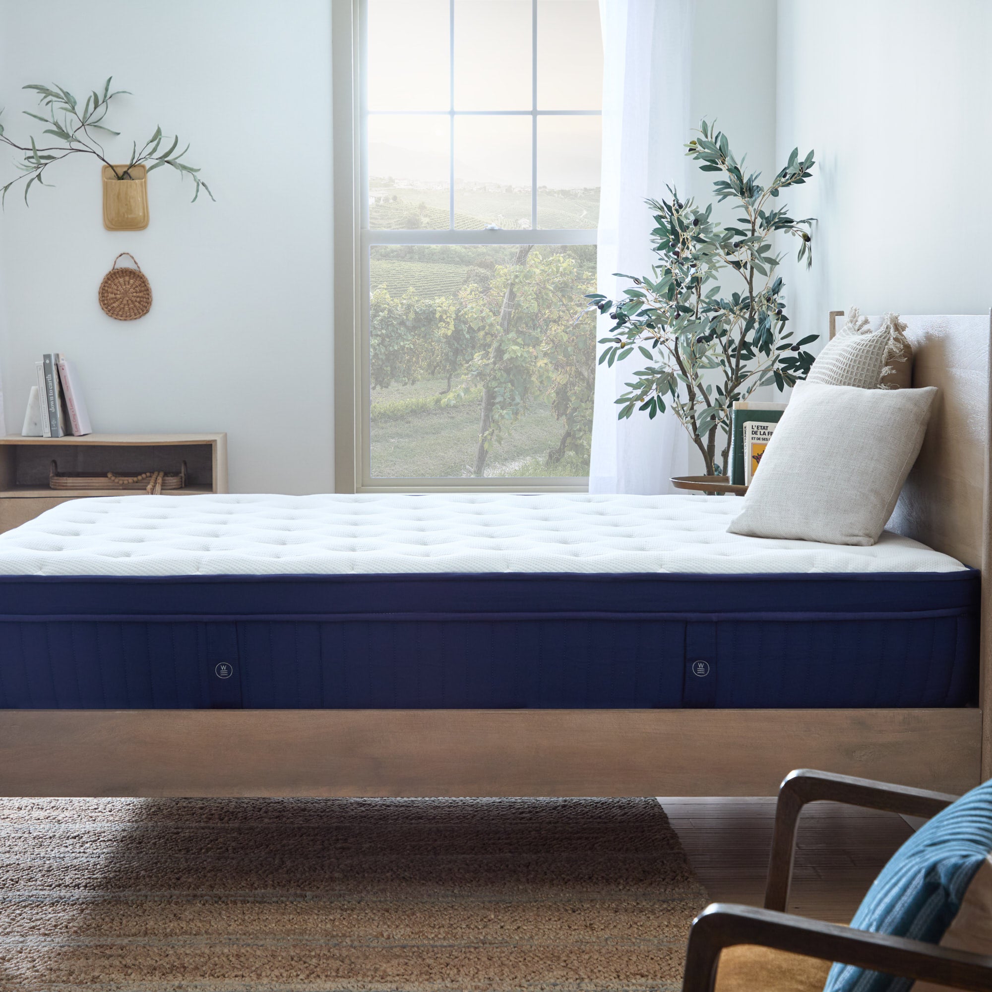 Weekender Medium Plush 13-Inch Euro Top Hybrid Mattress