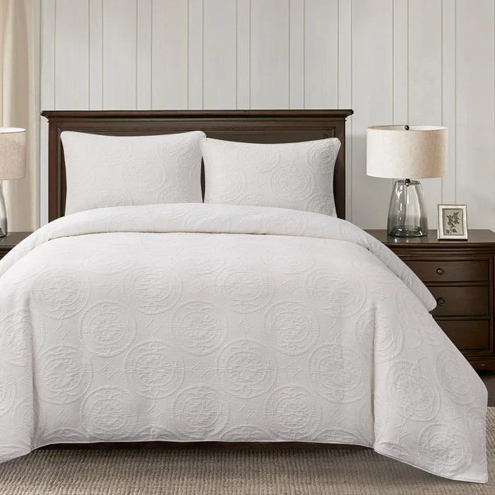 Verona Matelassé Bedding Set HiEnd Accents