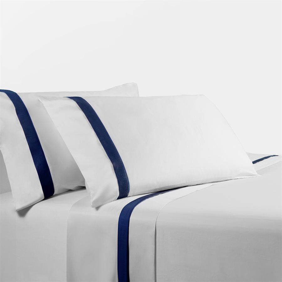 350tc White Sheet Set With Navy Flange HiEnd Accents