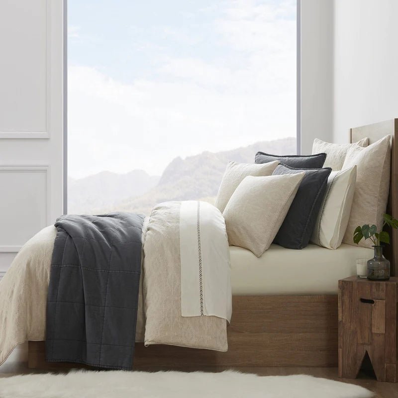 Tempe Matelassé Comforter Set HiEnd Accents