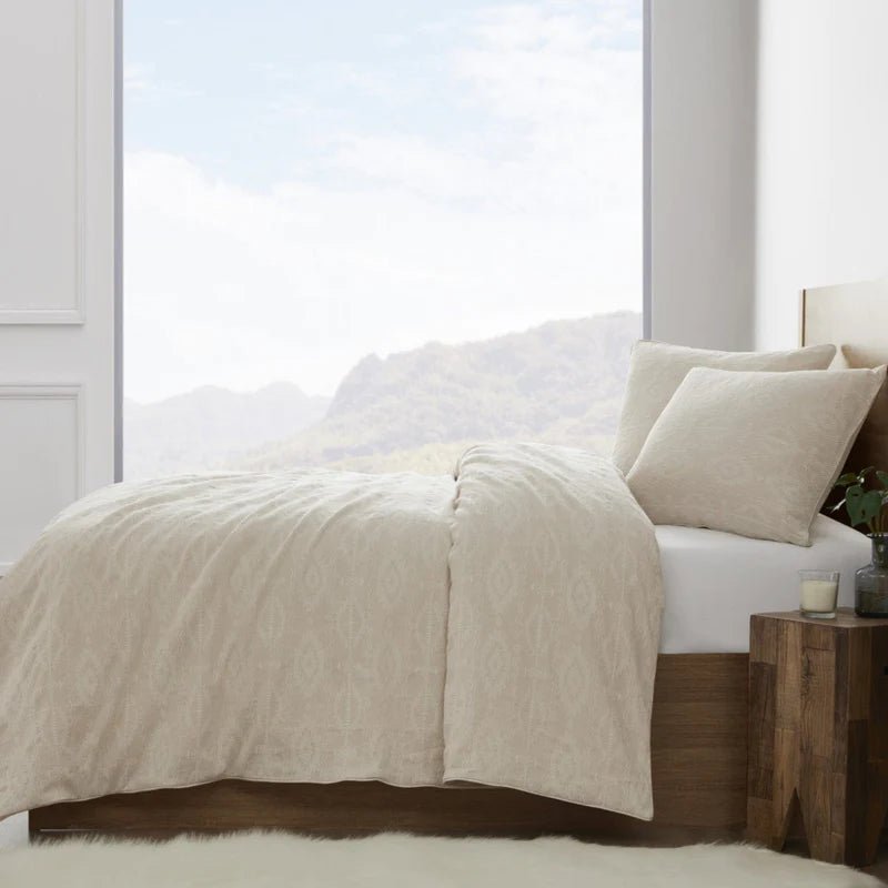 Tempe Matelassé Comforter Set HiEnd Accents